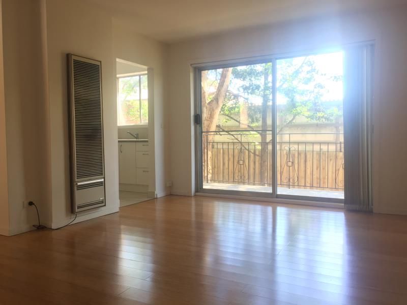 2 bedrooms Apartment / Unit / Flat in 1/6 Kent Road BOX HILL VIC, 3128
