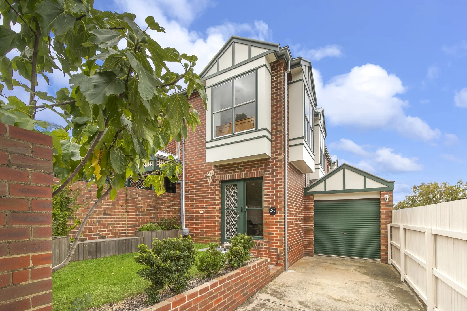 2/3 Cairns Avenue, Newtown VIC 3220