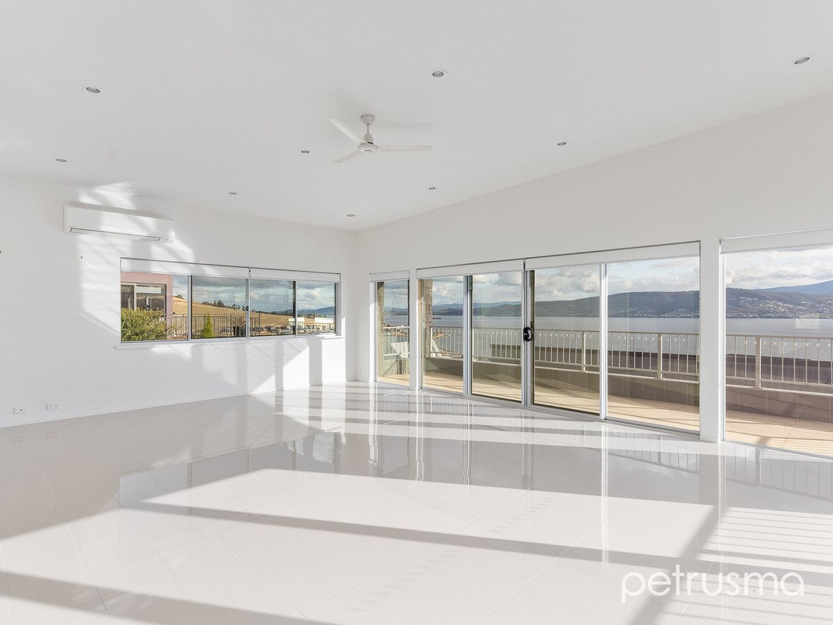 1/680 Oceana Drive, Tranmere TAS 7018, Image 2