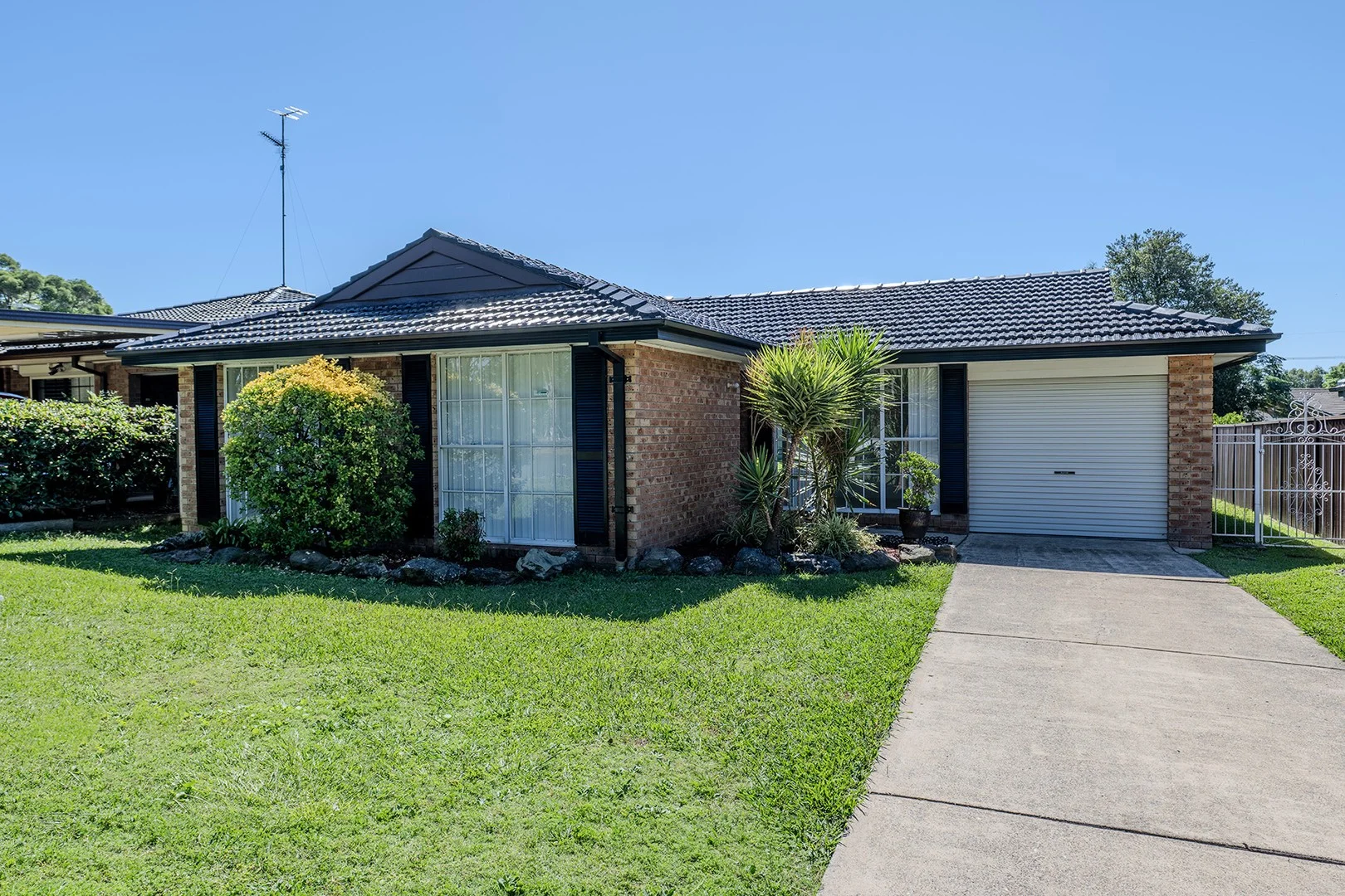6 Lockyer Avenue, Werrington County NSW 2747