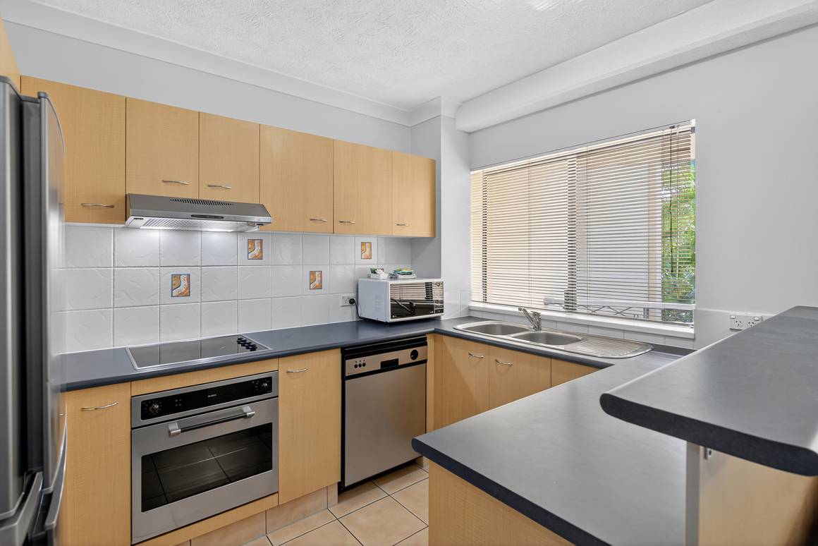 252/2360 Gold Coast Highway Mermaid Beach 4218 - Image 6