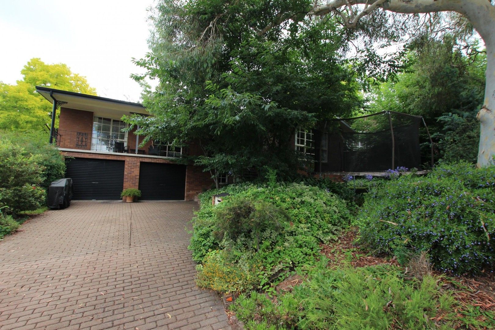 5 bedrooms House in 106 Pridham Street FARRER ACT, 2607