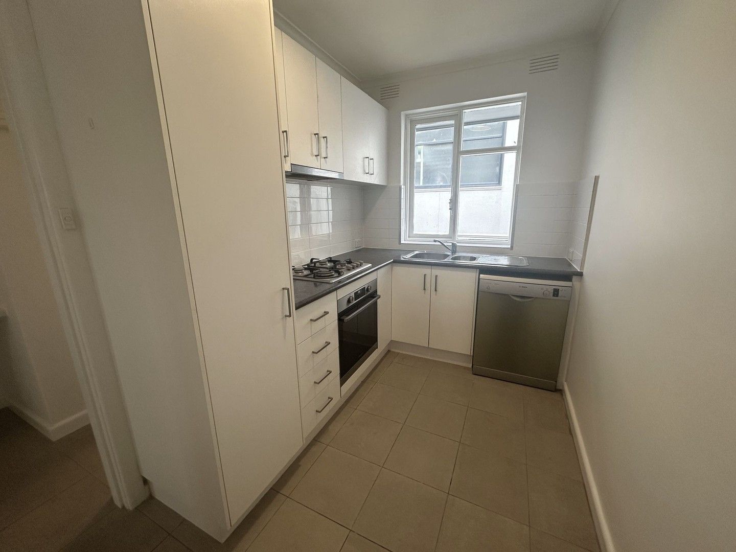 1 bedrooms Apartment / Unit / Flat in 7/26 The Avenue BALACLAVA VIC, 3183