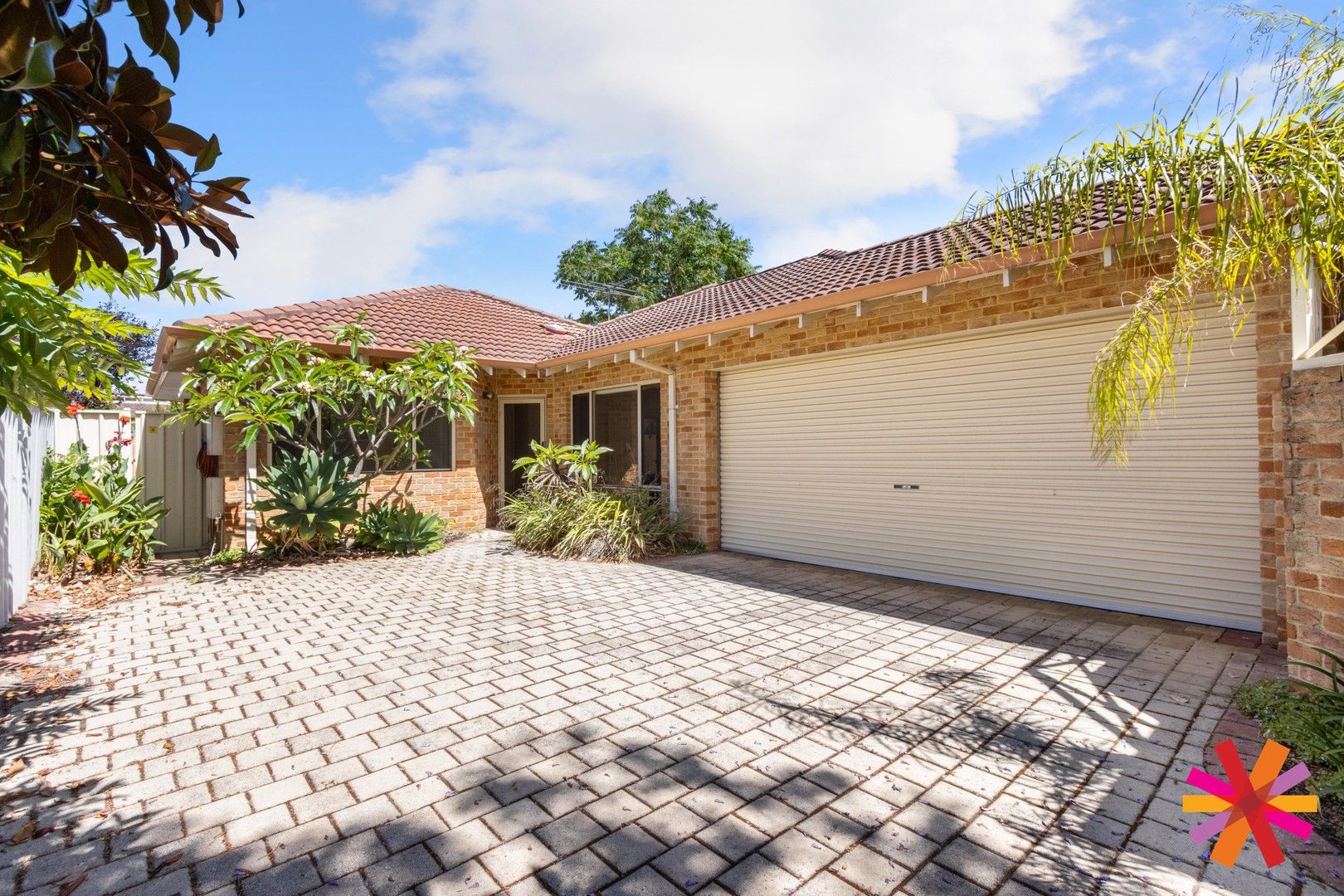 3 bedrooms House in 2/205 Coode Street COMO WA, 6152