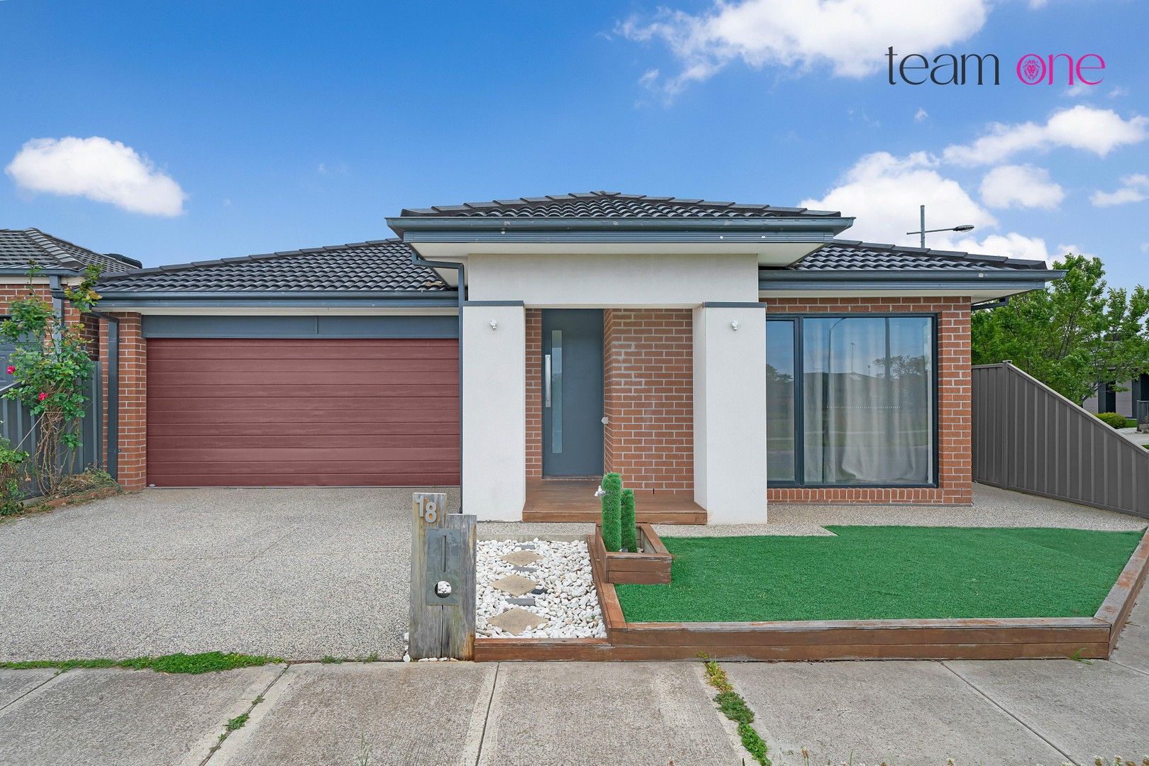 3 bedrooms House in 18 Nightfall Way TARNEIT VIC, 3029