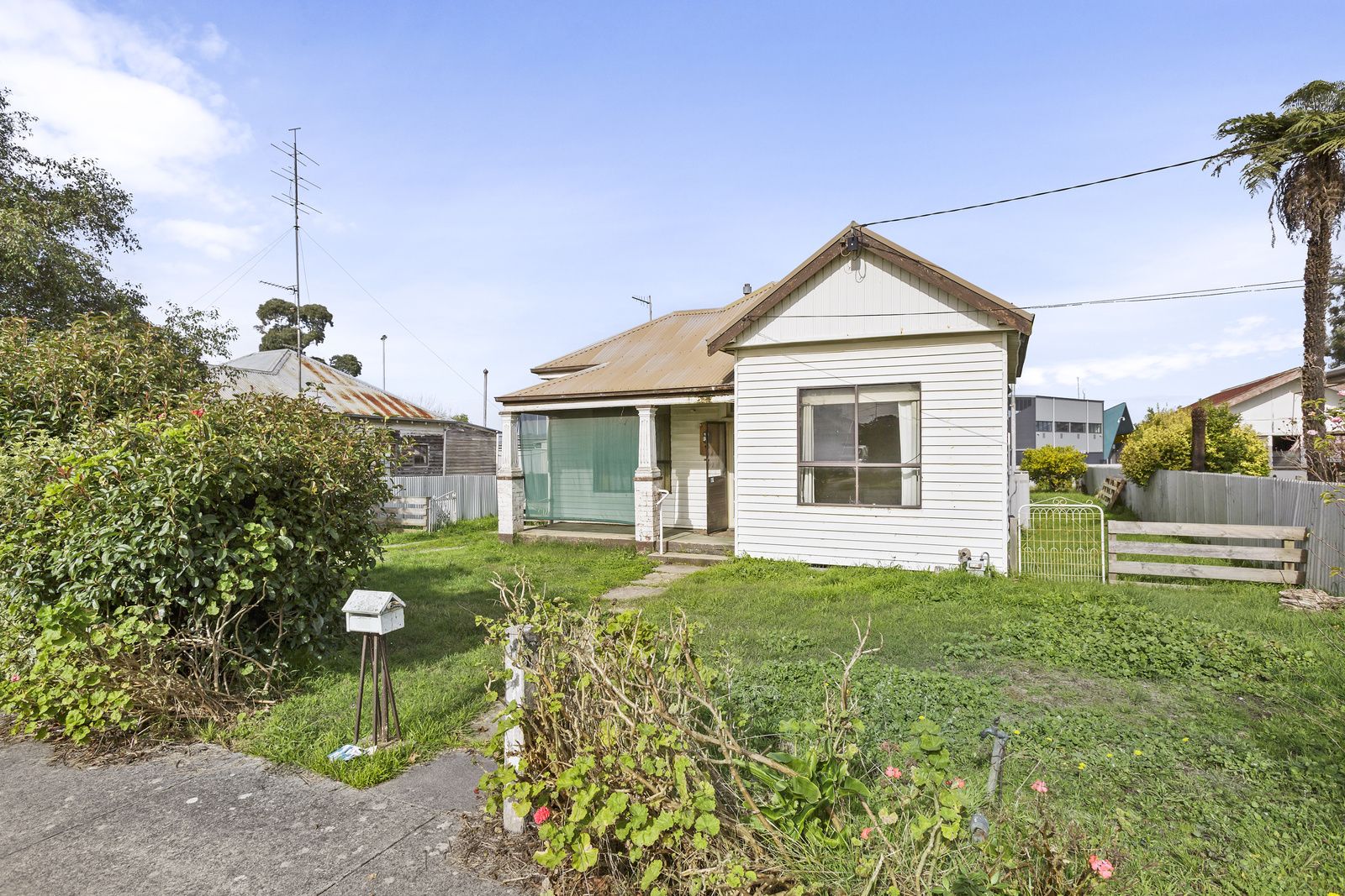 3 bedrooms House in 10 Morrison Street COLAC VIC, 3250