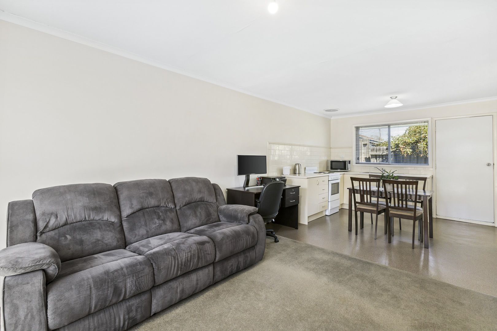 3/19 Polwarth Crescent, Belmont VIC 3216, Image 2