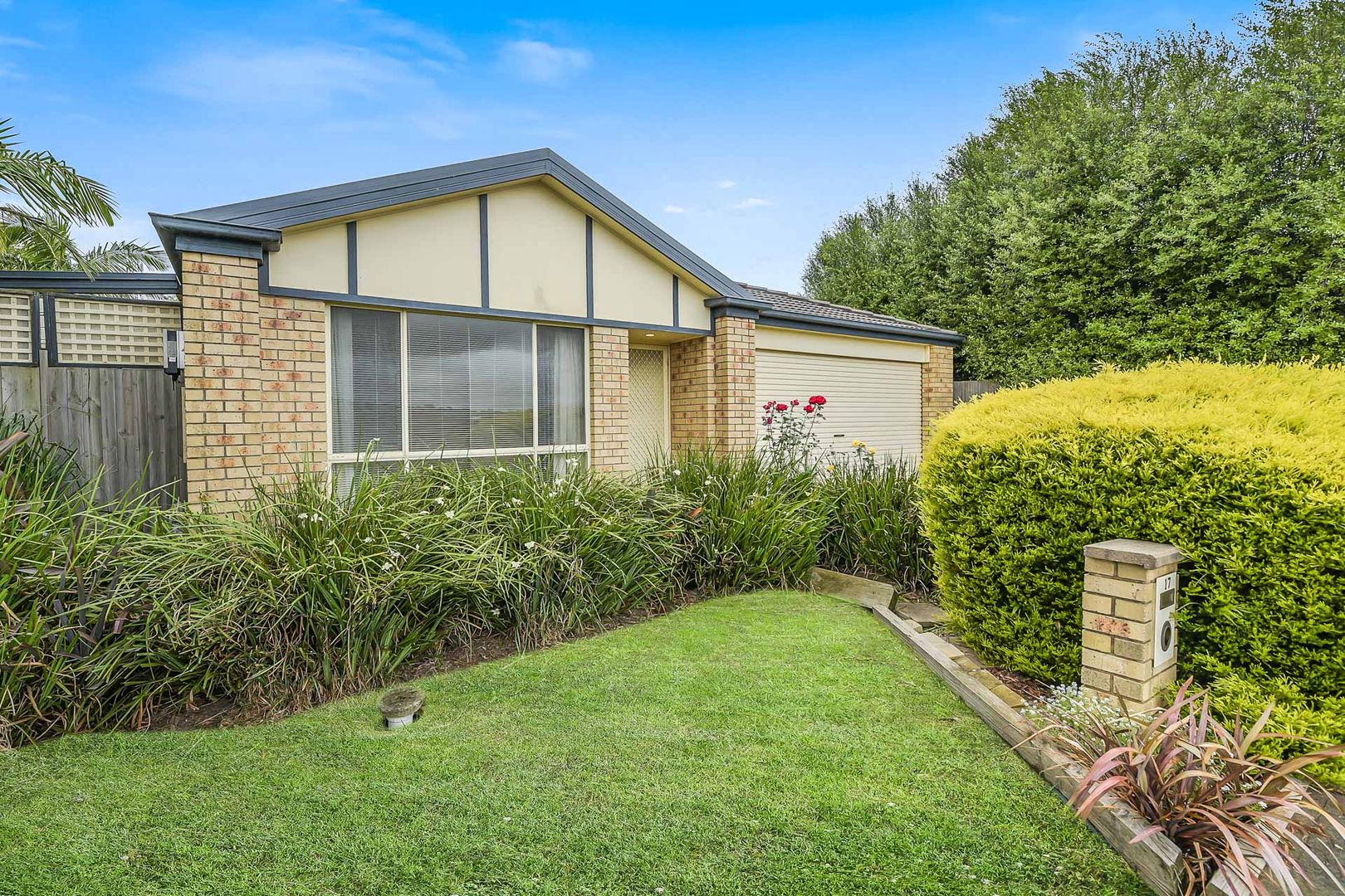 17 Kinsale View, Berwick VIC 3806, Image 2