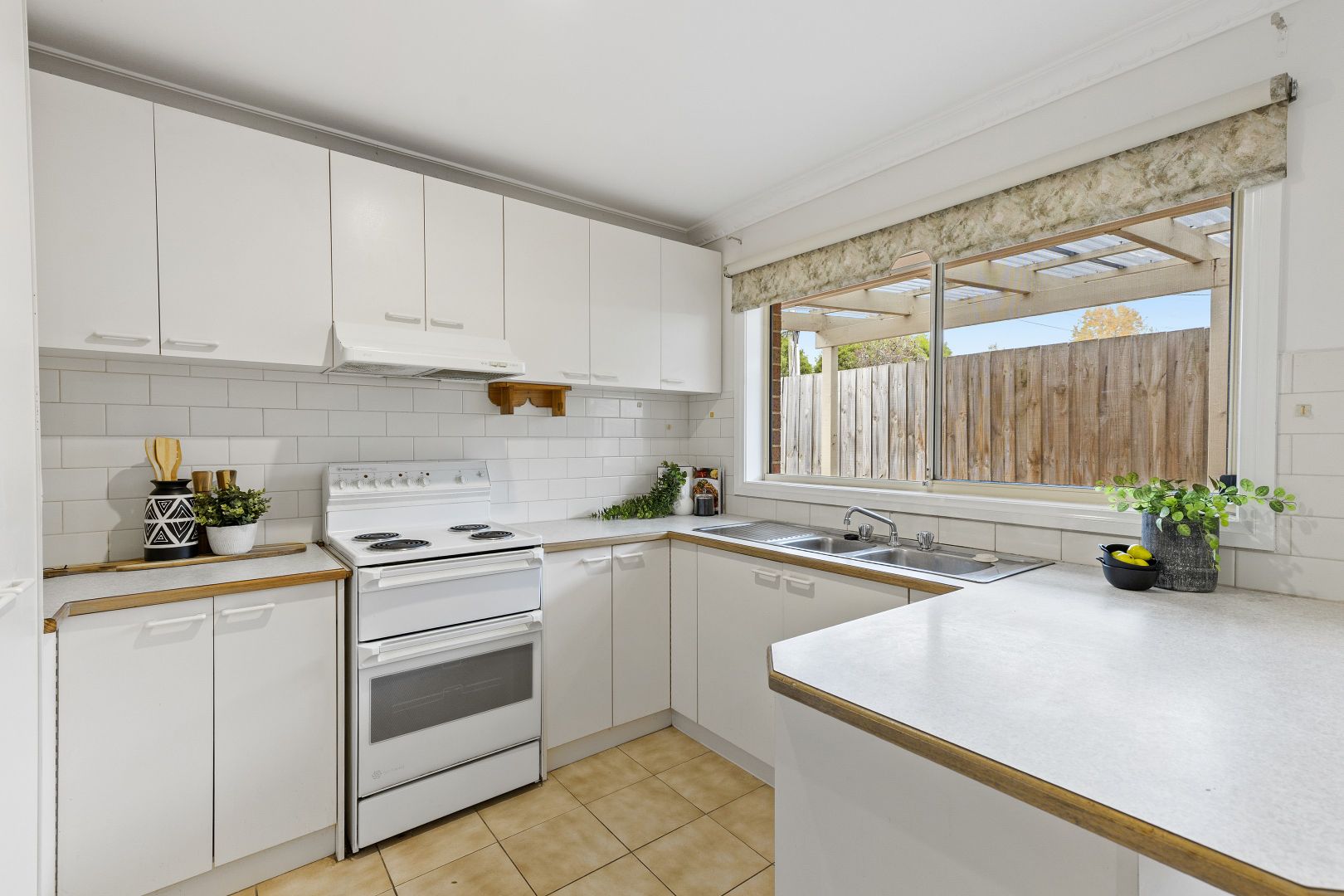 1/24 David Street, Knoxfield VIC 3180, Image 2