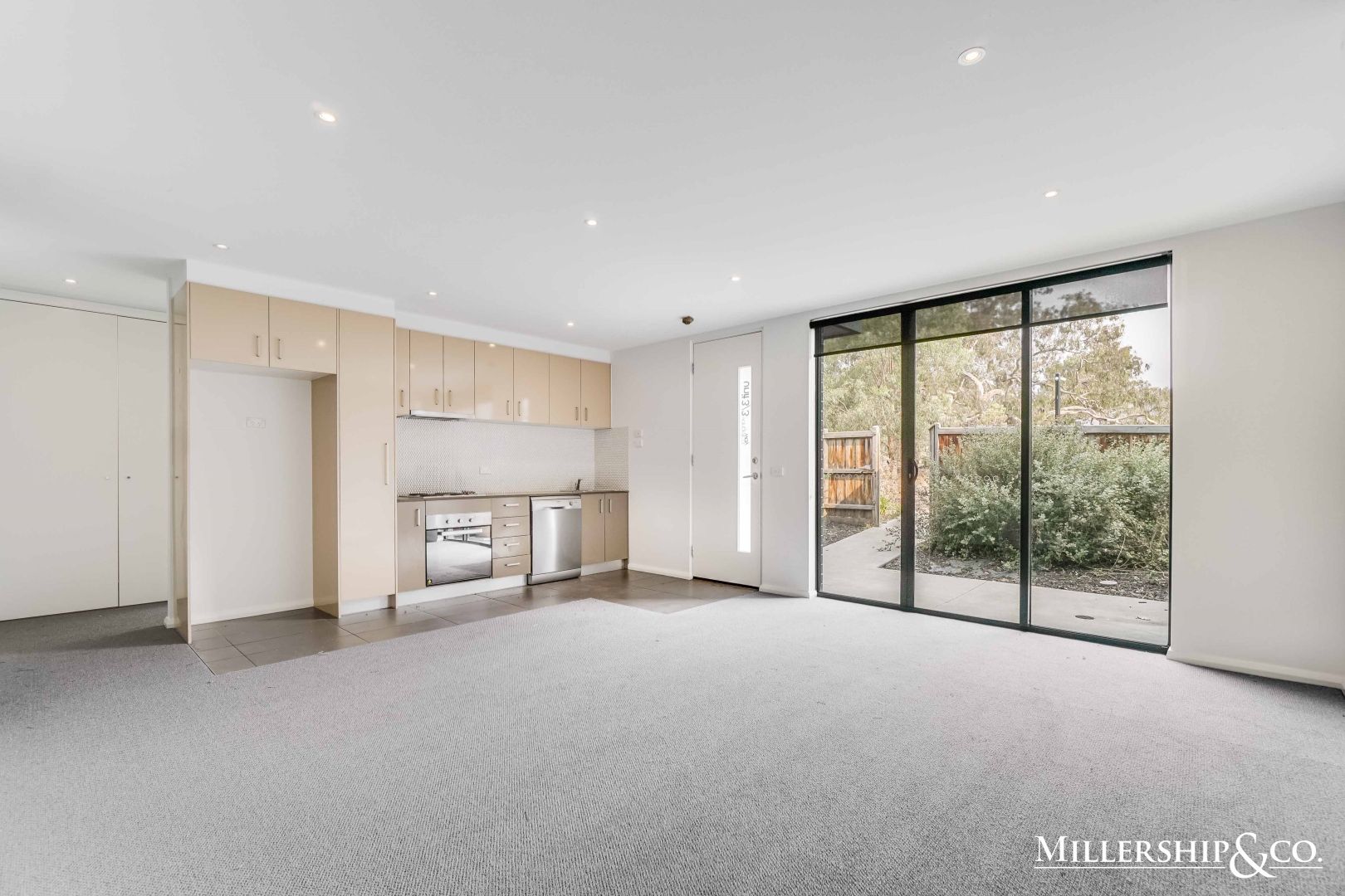 3/3 Vangelica Way, South Morang VIC 3752, Image 2