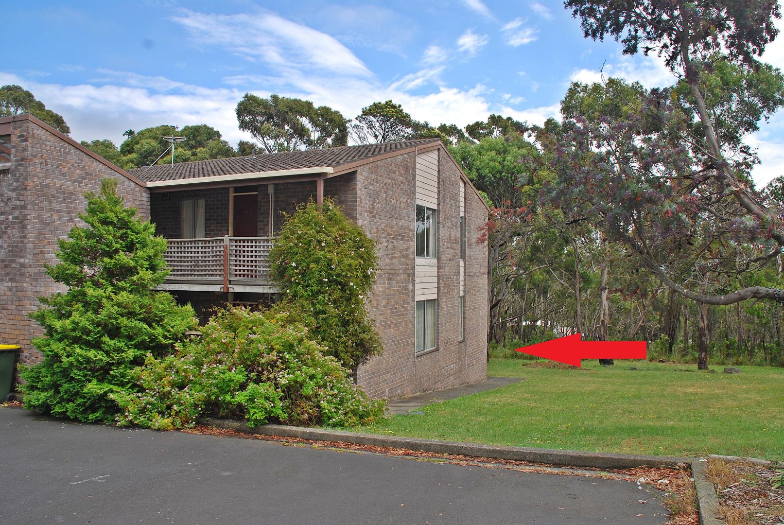 2/4 Onslow Place, Mount Nelson Property History & Address Research