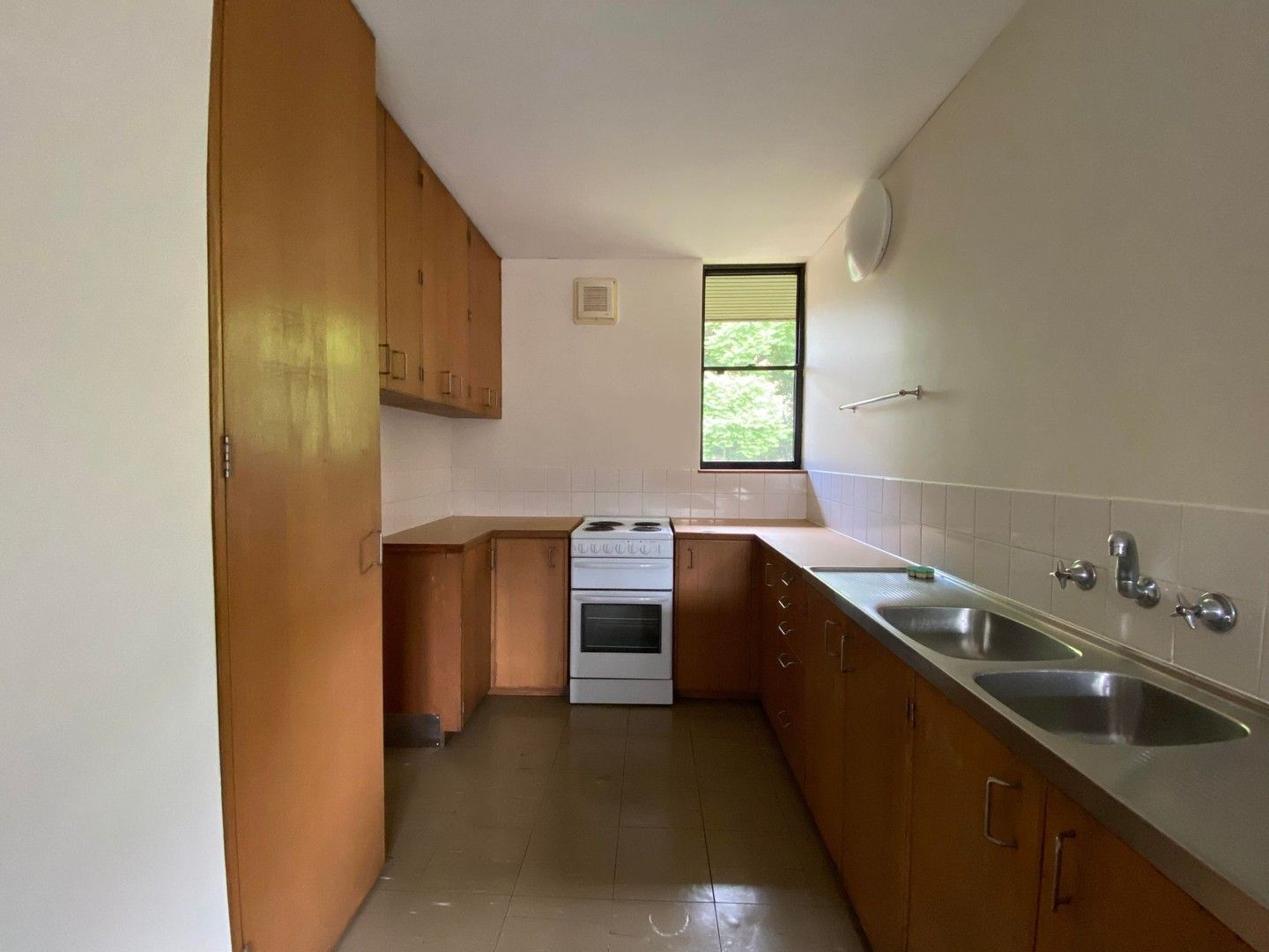 3 bedrooms Apartment / Unit / Flat in 9/41 Dorrit Street CARLTON VIC, 3053