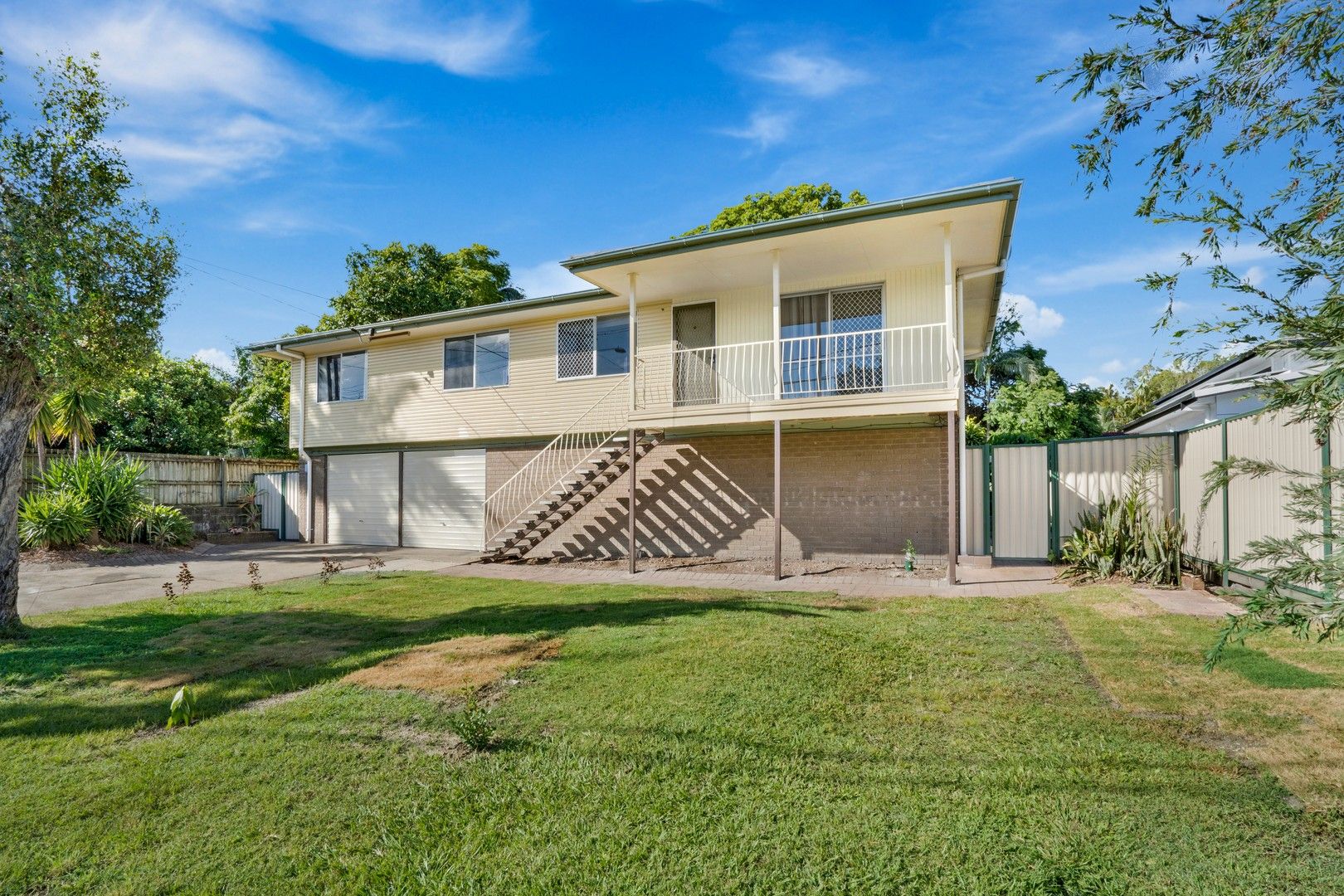 4 bedrooms House in 26 Cinderella Dr SPRINGWOOD QLD, 4127