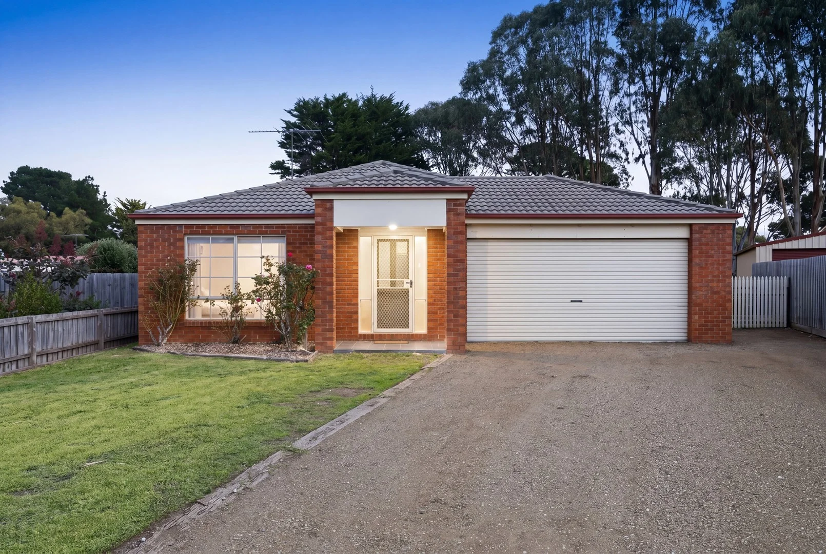 10 Acacia Court, Romsey VIC 3434