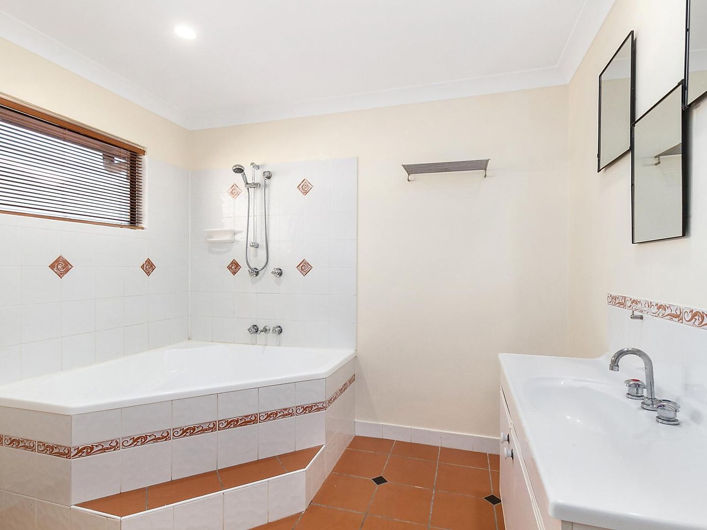 3 London Court, Mount Louisa QLD 4814, Image 1