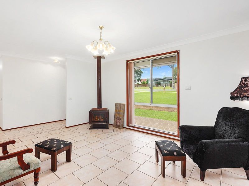 867 Montpelier Drive, The Oaks NSW 2570, Image 1