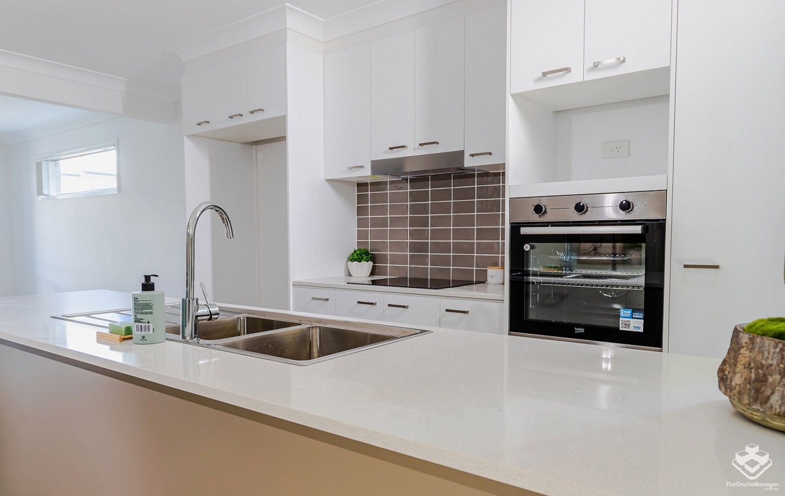 3 bedrooms Townhouse in ID:21144705/00 Cascade Street RACEVIEW QLD, 4305