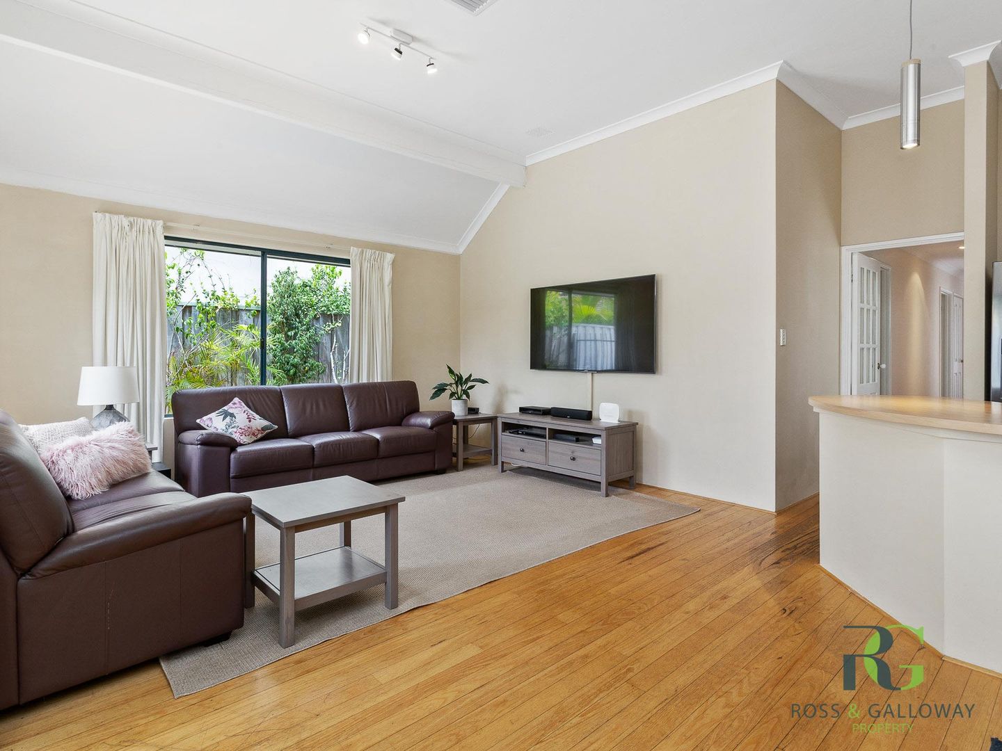 15A Kitchener Road, Melville WA 6156, Image 2