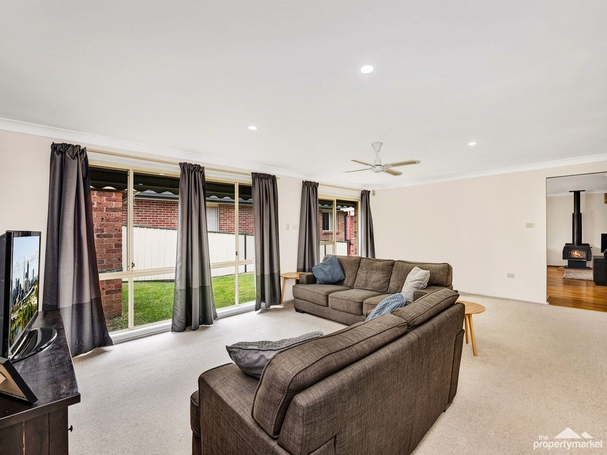 39 Bomaderry Crescent, Glenning Valley NSW 2261, Image 2