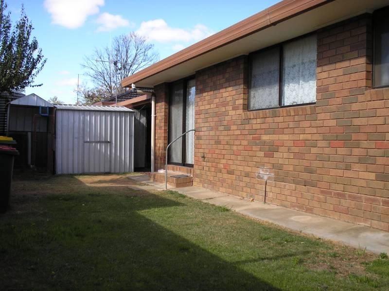 2/13 Hart St, ROCHESTER VIC 3561, Image 1