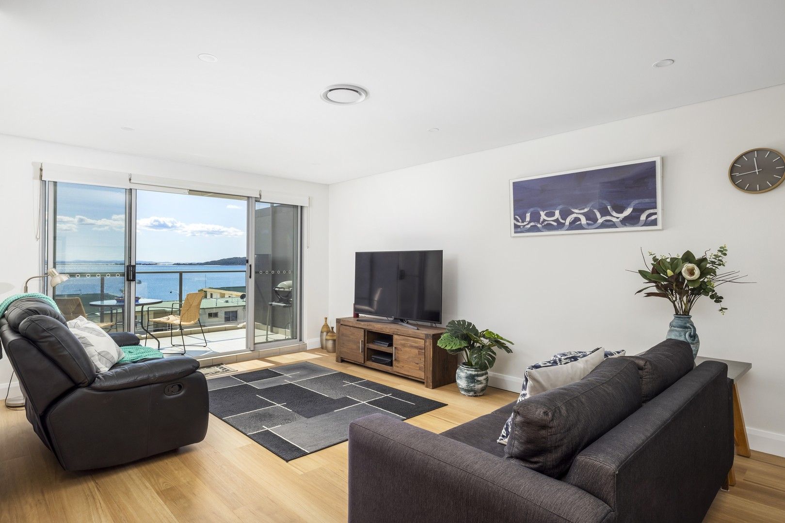 2 bedrooms Apartment / Unit / Flat in 508/6 Bullecourt Street SHOAL BAY NSW, 2315