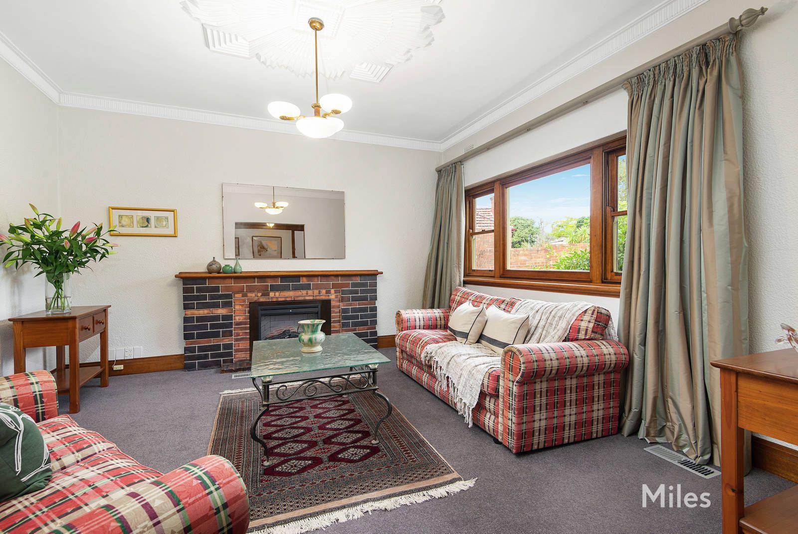 2 Surrey Court, Ivanhoe VIC 3079, Image 2