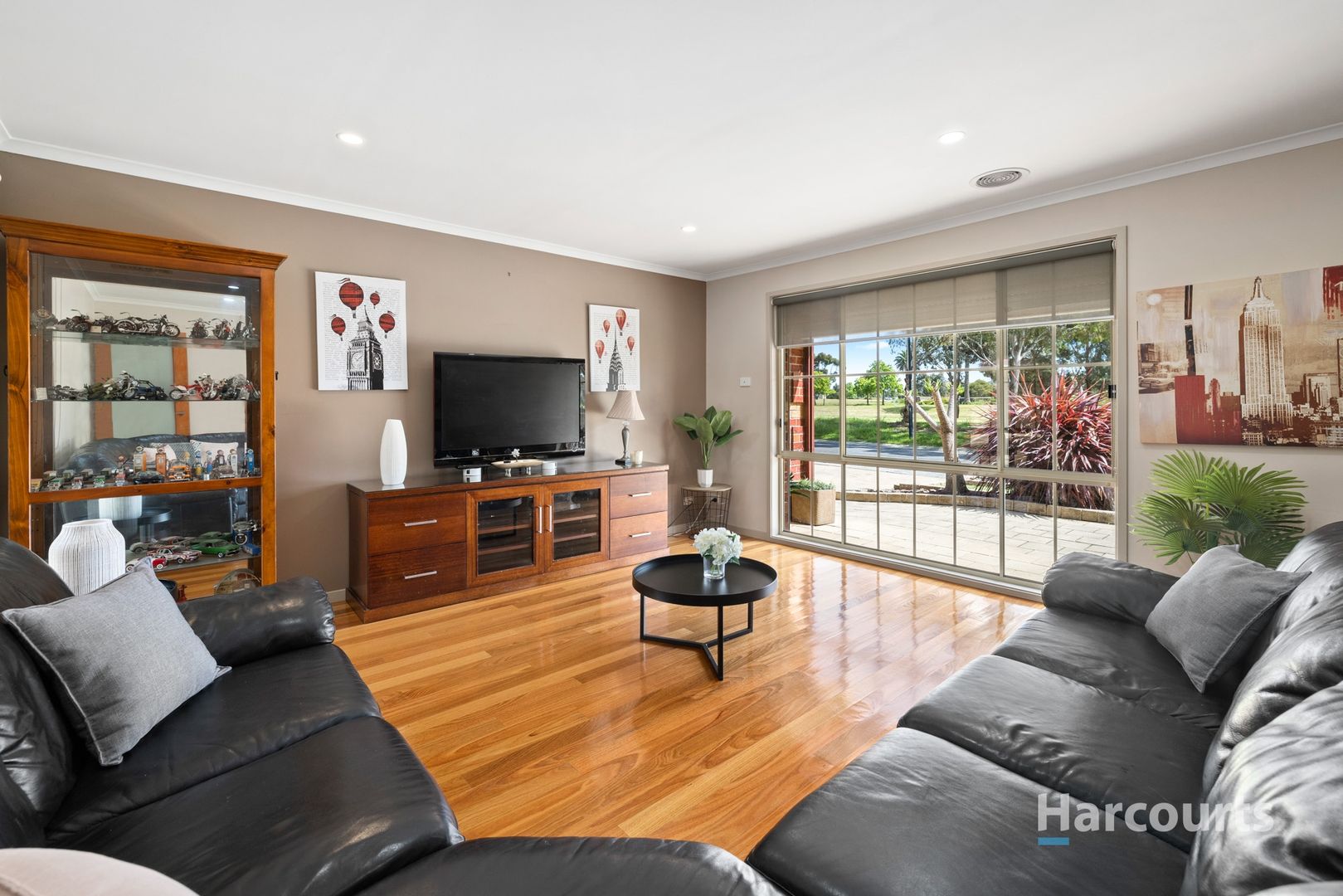 24 Wood Grove, Burnside VIC 3023, Image 1