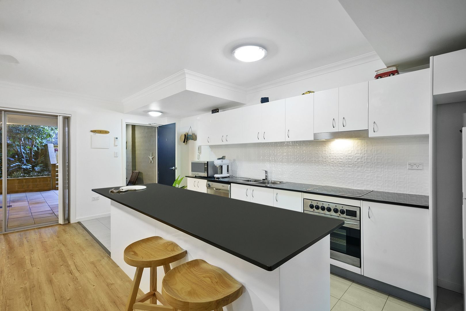 1/21-23 Old Barrenjoey Road, Avalon Beach NSW 2107, Image 2