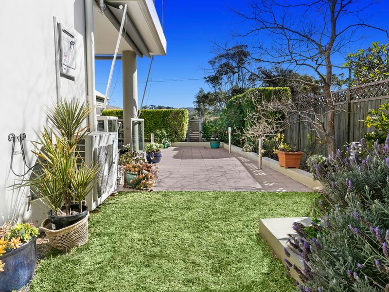 2 bedrooms Apartment / Unit / Flat in 2/53-55 Lagoon Street NARRABEEN NSW, 2101