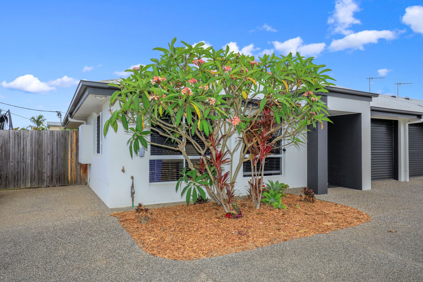 1-4/102 Burnett Street, Bundaberg South QLD 4670, Image 1