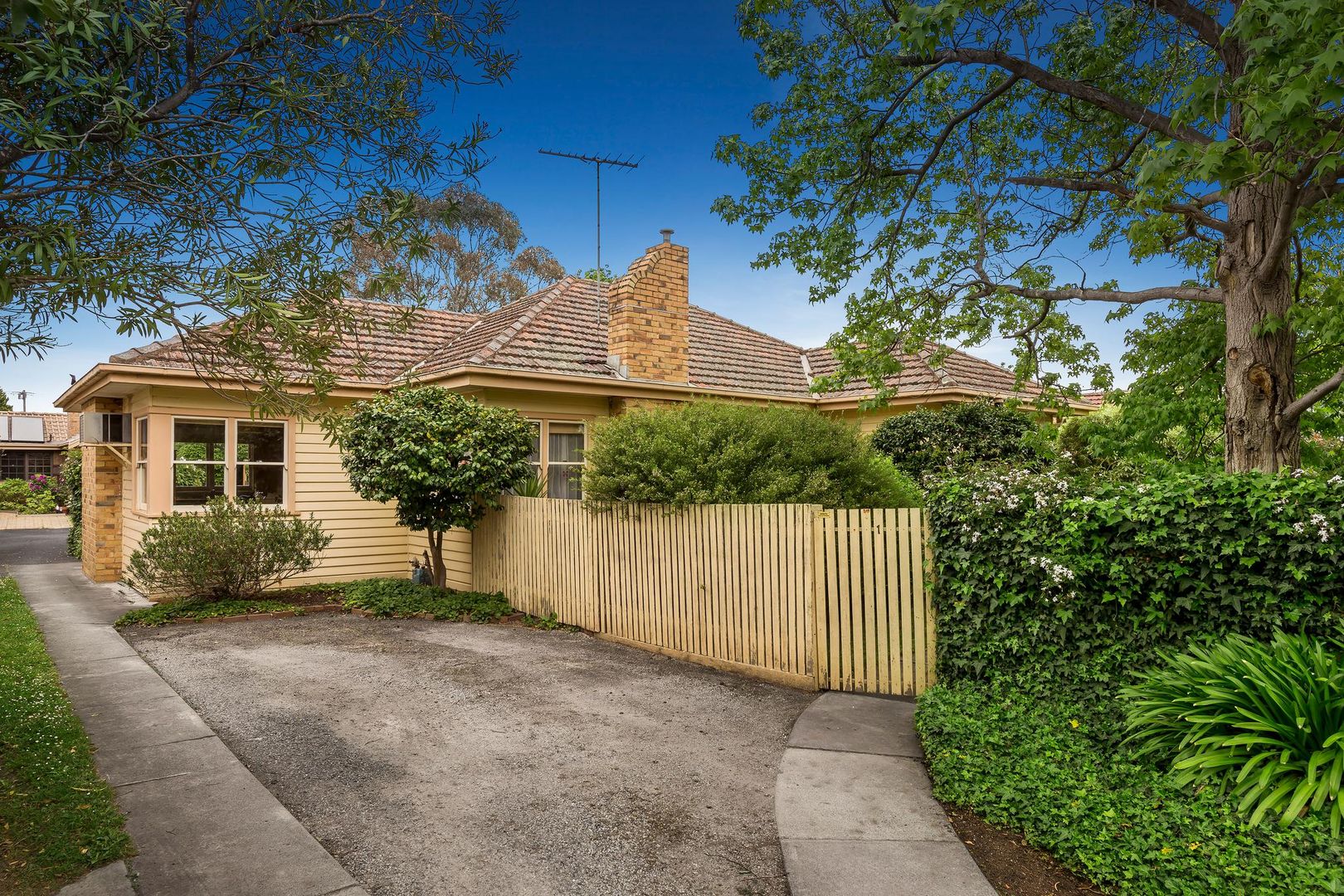 1/39 Strathallan Road, MacLeod VIC 3085, Image 2