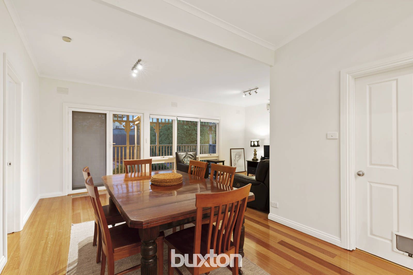 32 Jean Street, Mckinnon VIC 3204, Image 2