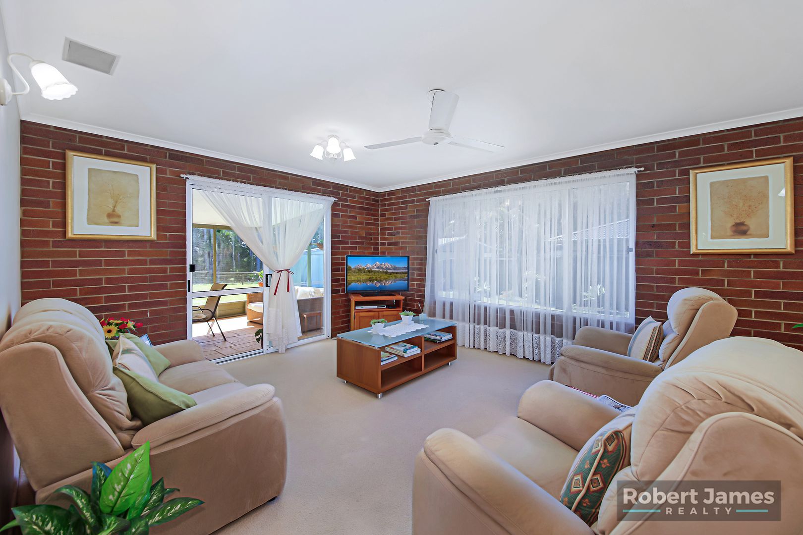 14 Yellowood Close, Tewantin QLD 4565, Image 2