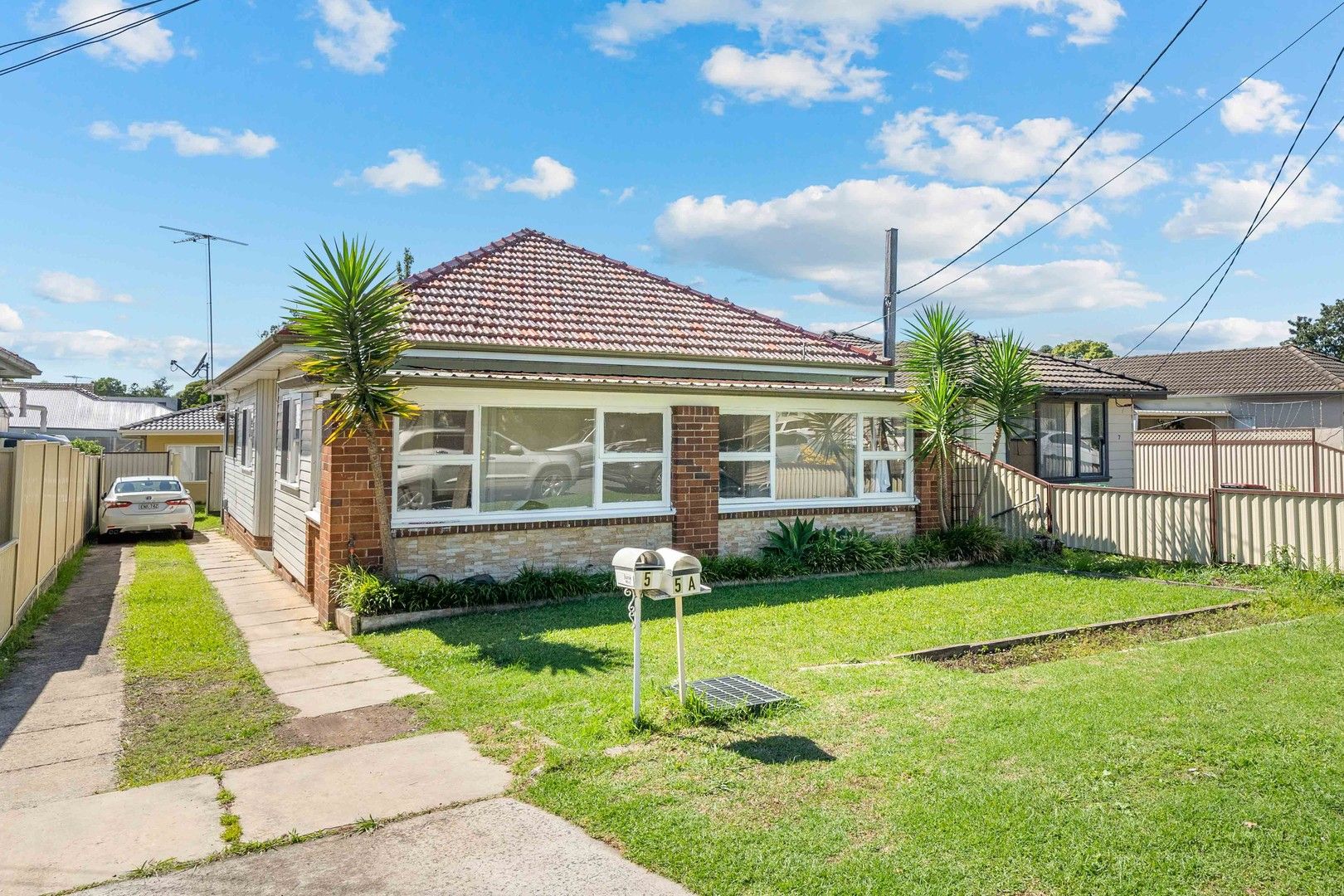 6 bedrooms House in 5 Robertson Street, MERRYLANDS NSW, 2160