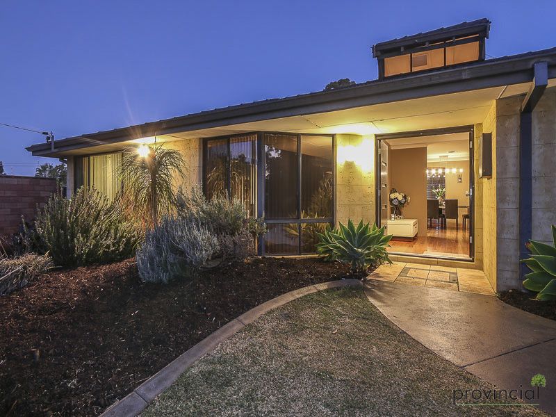 6 Banner Place, Lesmurdie WA 6076, Image 2