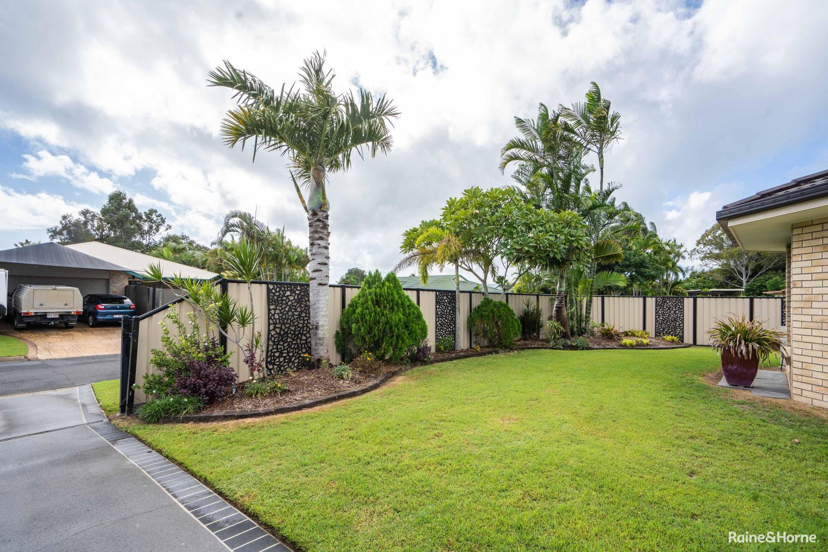 27 Lester Crescent, Torquay QLD 4655, Image 2