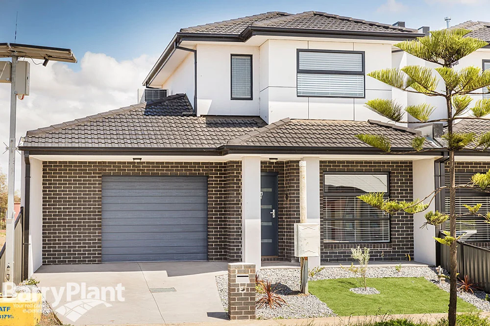 2/16 La Rochelle Boulevard, Point Cook VIC 3030