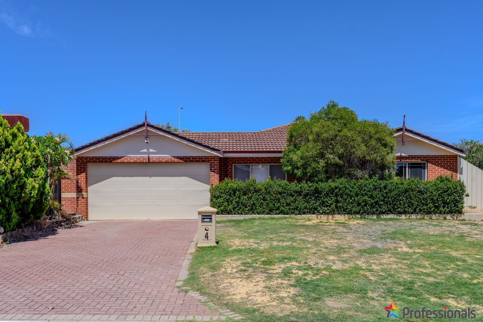 4 Brookford Court, Jandakot WA 6164, Image 1