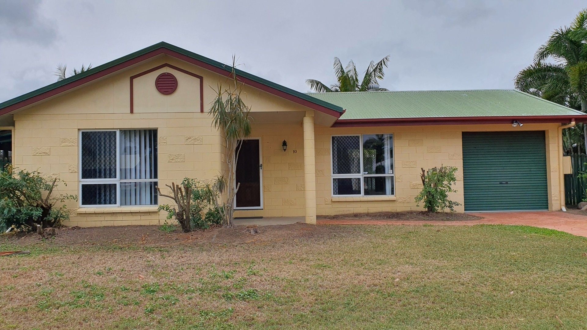 4 bedrooms House in 10 Jacana Crescent CONDON QLD, 4815