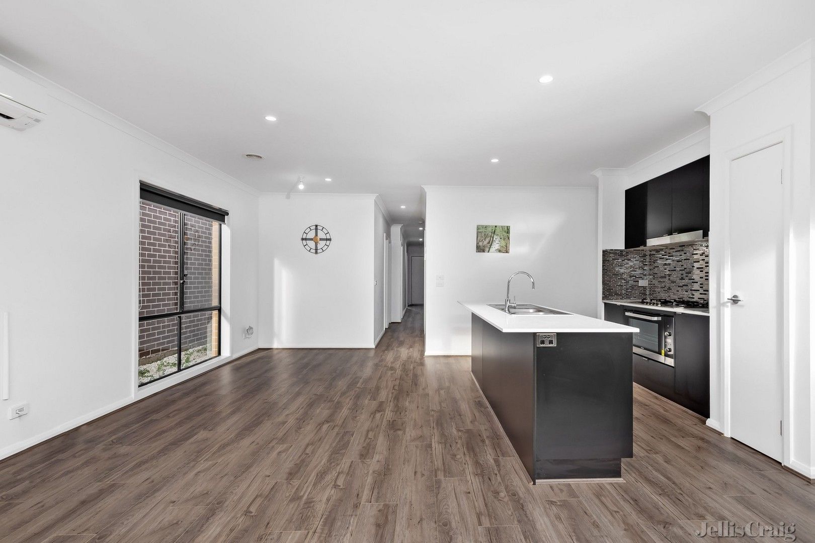 3 bedrooms House in 26 Bisham Street MICKLEHAM VIC, 3064