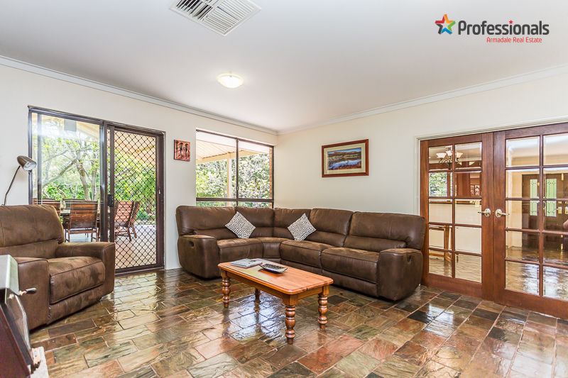 6 Moore Street, Wungong WA 6112, Image 2