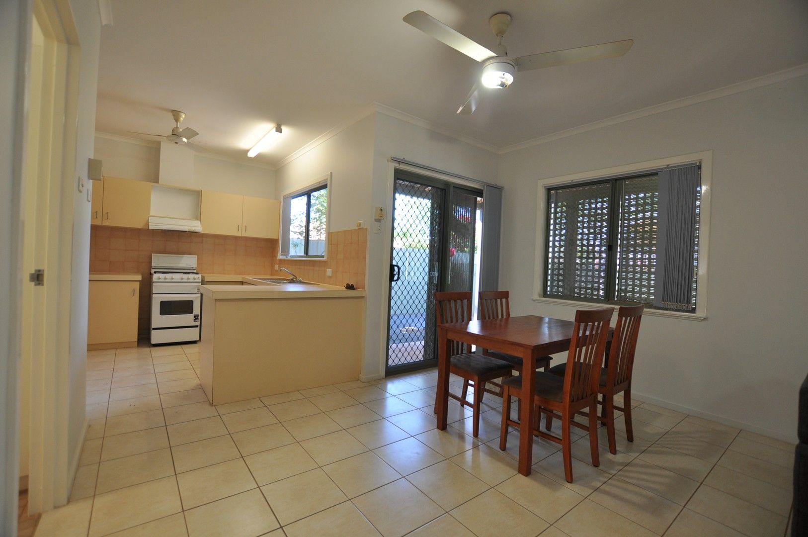 1 bedrooms Apartment / Unit / Flat in 3/18 Yanderra Crescent SOUTH HEDLAND WA, 6722