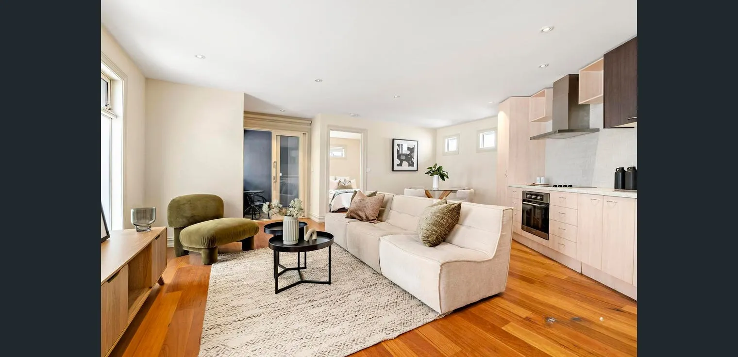 FREE UTILITIES, Location, Lifestyle, Whitegoods and Utilities Included. 
Note Access Via Dodds Lane Off Dickens St, St Kilda