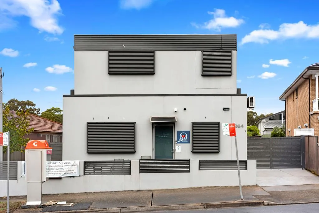 Established 11-Room Boarding House with Manager's Accommodation - Ideal for NDIS, Supported Living or Worker Housing - Widok 2