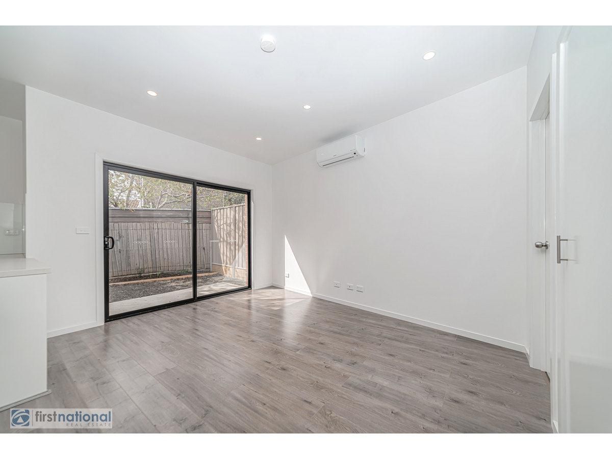 2/6 Melwood Court, Meadow Heights VIC 3048, Image 2