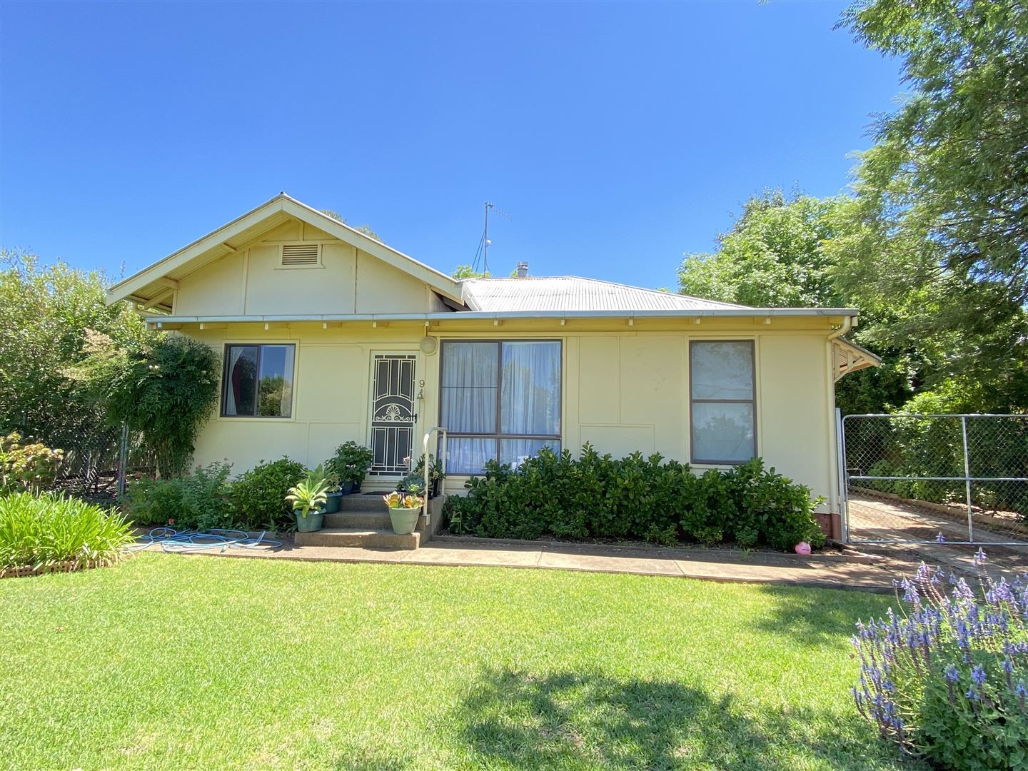 9 Carrathool Street, Griffith NSW 2680, Image 1