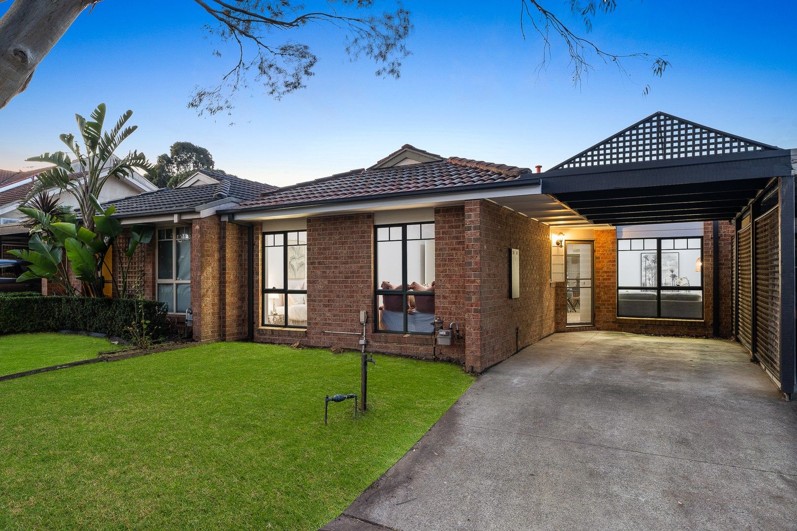 5 Sugarloaf Close, Burwood East VIC 3151, Image 0