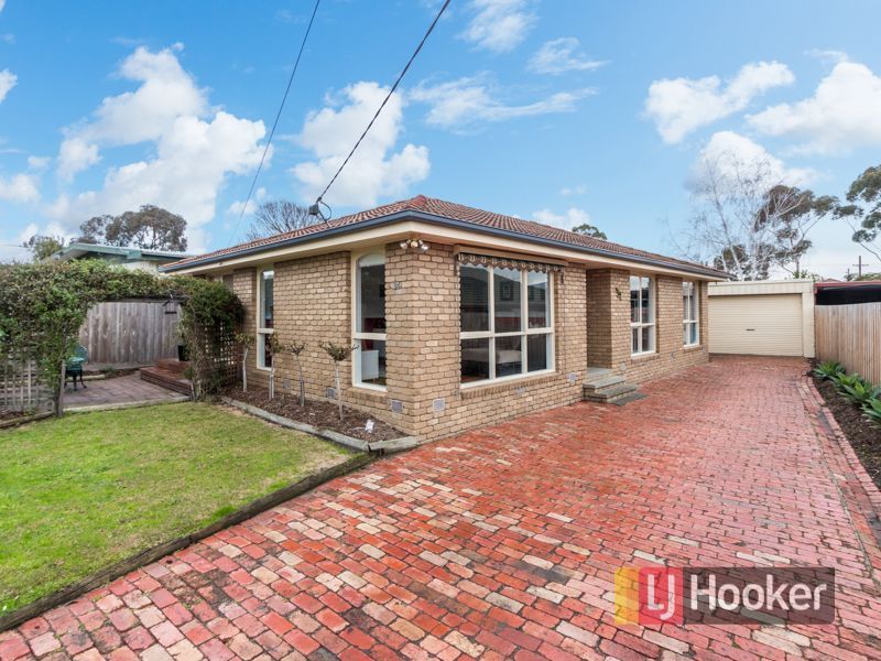 24 Evelyne Avenue, Cranbourne VIC 3977, Image 0