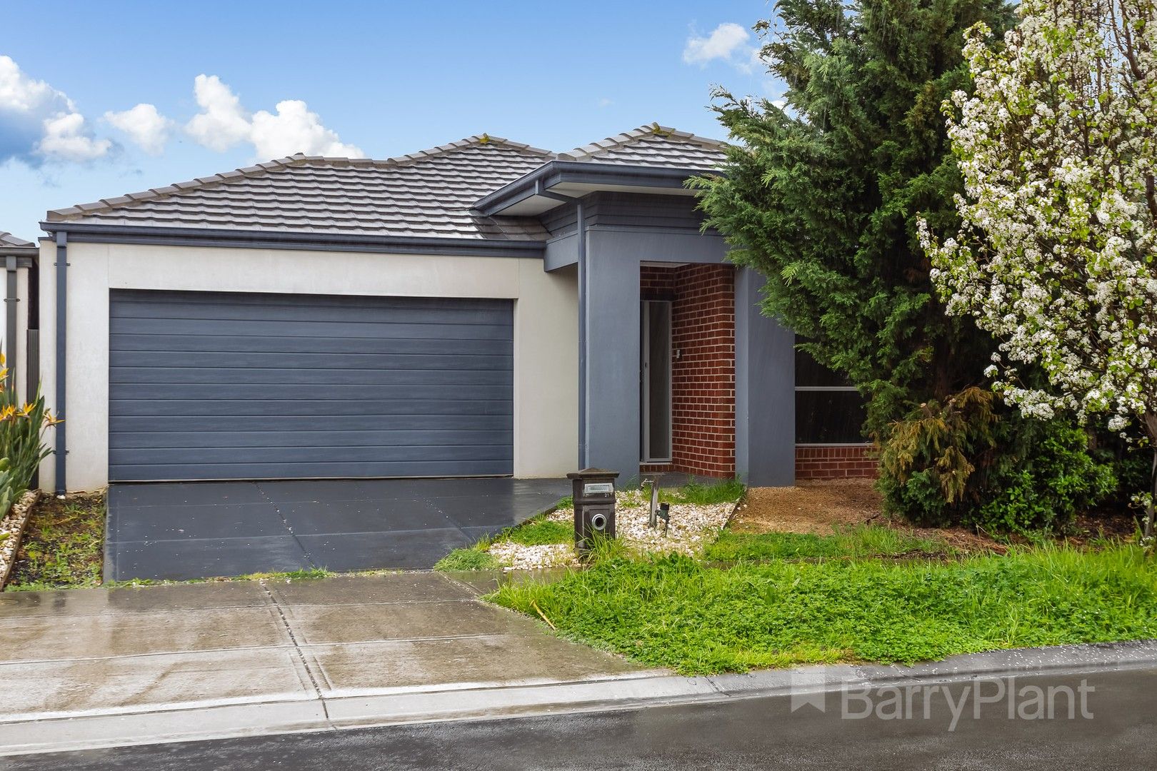 3 bedrooms House in 21 Maddock Street POINT COOK VIC, 3030