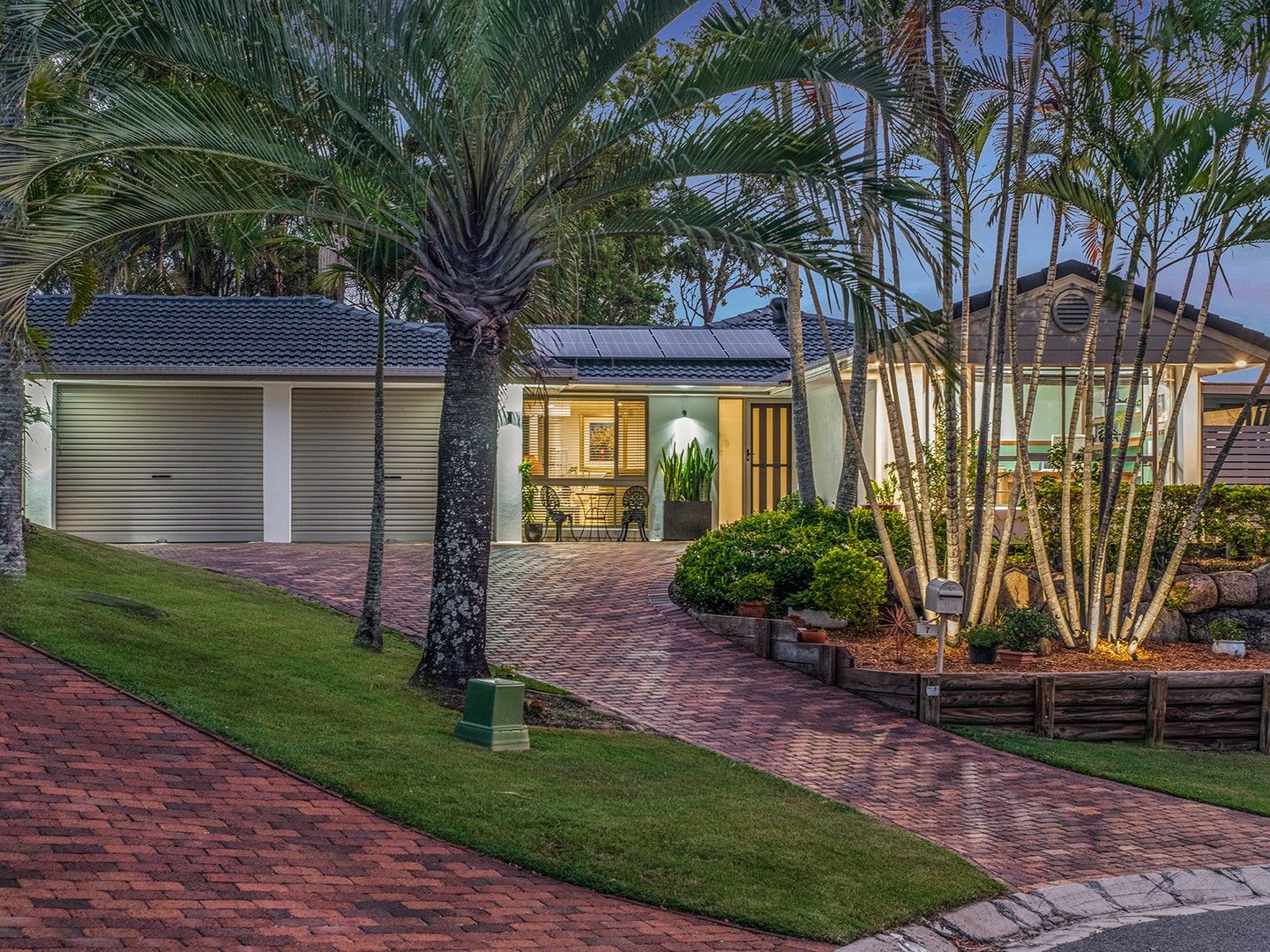 4 bedrooms House in 7 Copping Court SINNAMON PARK QLD, 4073